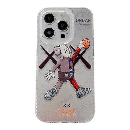 アイフォーン17plus カバー kaws カウズ 