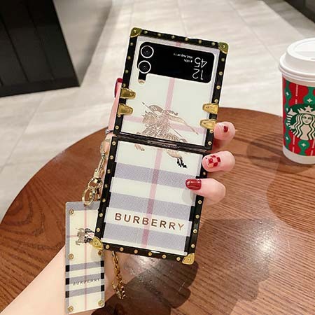 アイホン17plus バーバリー カバー 