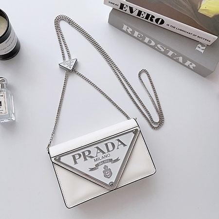 prada プラダ 携帯ケース アイフォン17プロ 