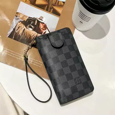 GG スマホケース アイホン17 