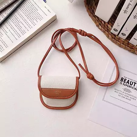 アイフォンiphone17プロ セリーヌ celine ケース 