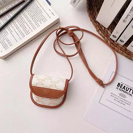 iphone17プロ カバー セリーヌ celine 