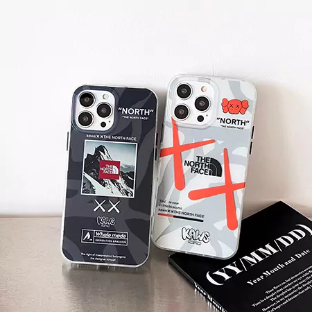 kaws iphone17プロ  羊柄