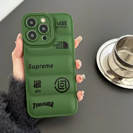 iphone17 シュプリーム風 カバー 