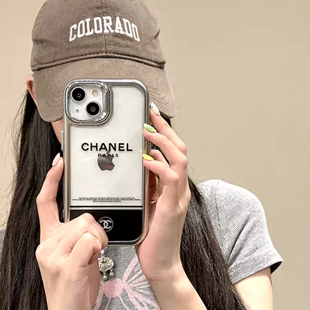 シャネル chanel アイフォーン15 スマホケース  肩掛け