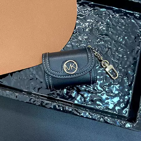 iphone17プロ マイケルコース風 ケース 