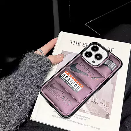 アイフォーン17プロ スマホケース nike風 