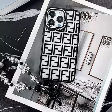 アイフォーン17pro fendi フェンディ ケース 