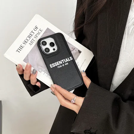 アイフォーン17プラス スマホケース essentials  風 