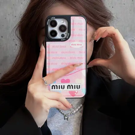 アイフォン17プロmax miumiu カバー 