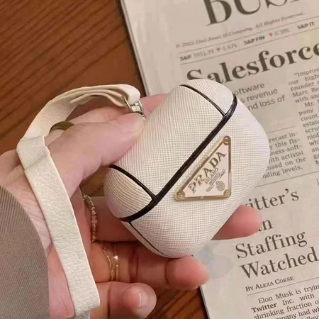 アイフォーン17pro 収納ケース プラダ prada  