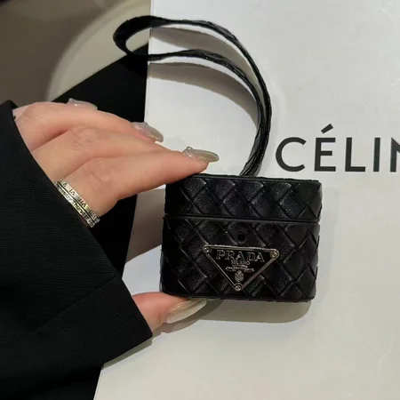 アイフォンiphone17plus プラダ prada  カバー 