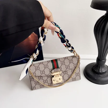 グッチ gucci アイフォーン17pro max スマホケース 