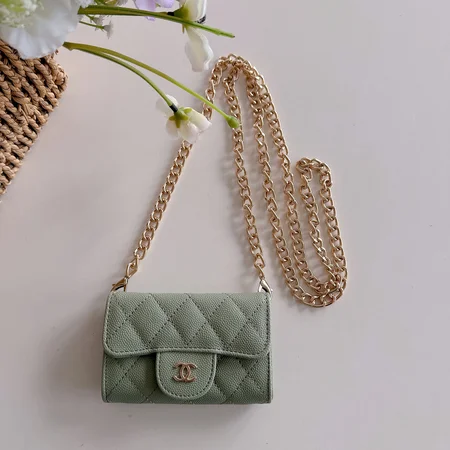 アイフォン17 ケース シャネル風 