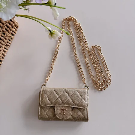 アイフォーン17 chanel カバー 