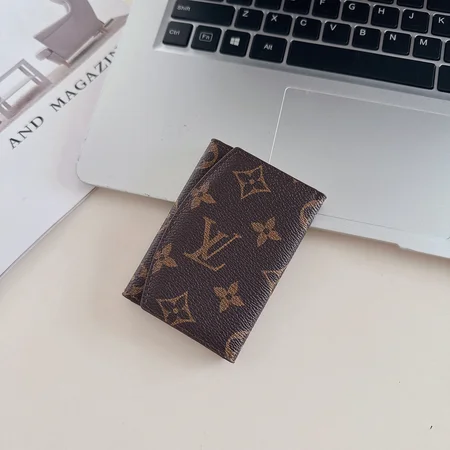 アイフォーン17プロ max lv ケース 