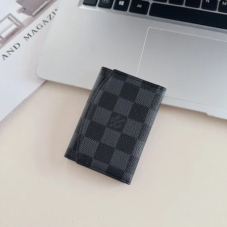 lv カバー アイフォーン17pro 