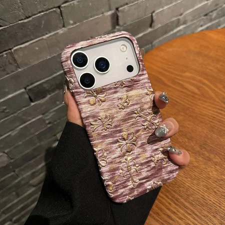 アイフォン15 pro クロームハーツ ケース 