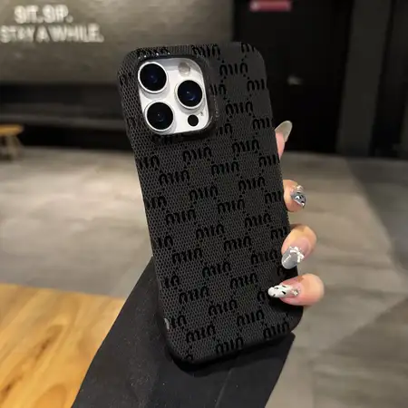 アイフォン17plus miumiu ミュウミュウ スマホケース 