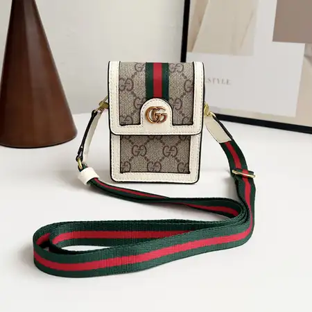 gucci アイフォン17plus ケース 
