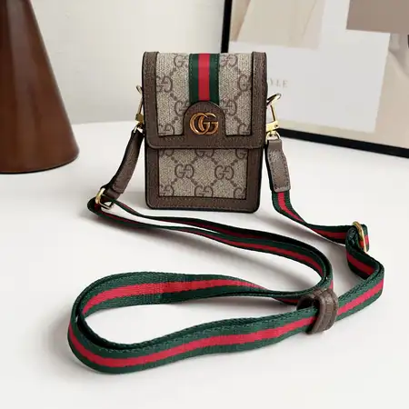 グッチ gucci スマホケース アイフォン17 