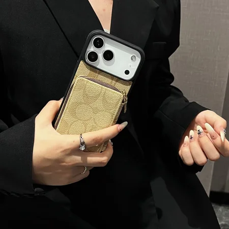 コーチ coach  携帯ケース アイフォーン17プロ 