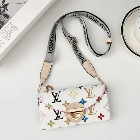 アイフォーン17 カバー lv 