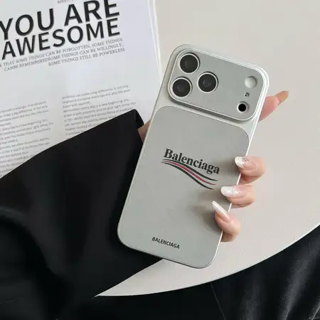 ブランド カバー アイフォーン17 