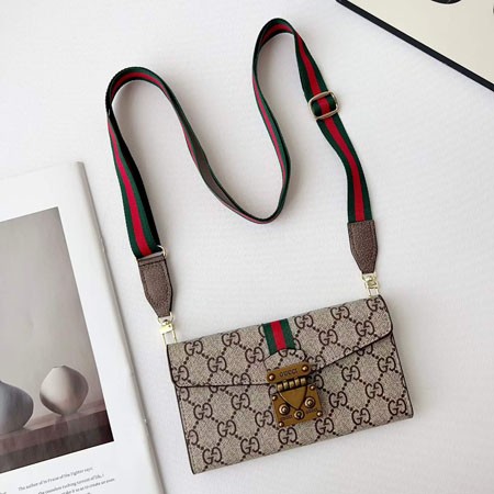 グッチ gucci アイフォンiphone16 Plus スマホケース 