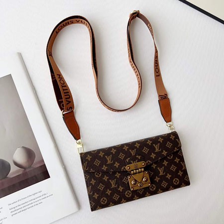 gucci ケース iphone17プラス 