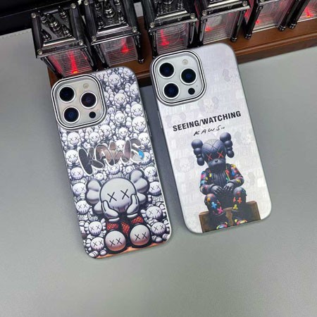kaws風 アイフォーンiphone17プラス スマホケース 