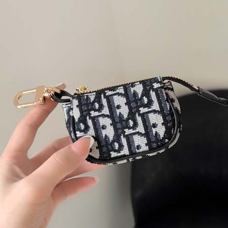 イヤホン 収納ケース dior 