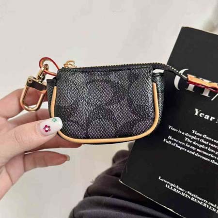 coach コーチ アイホンiphone17プロ 収納ケース 