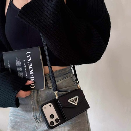 アイフォーン16 Pro prada 携帯ケース 
