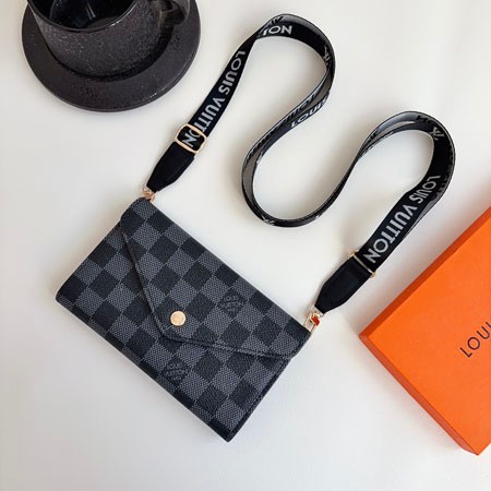 gucci アイホン18pro max  ブランド
