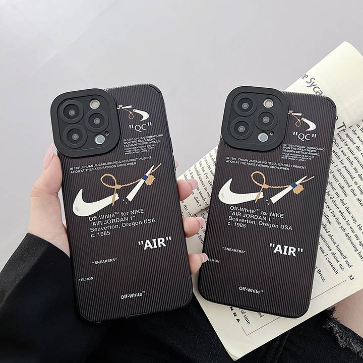ナイキ スマホケース アイフォン17 