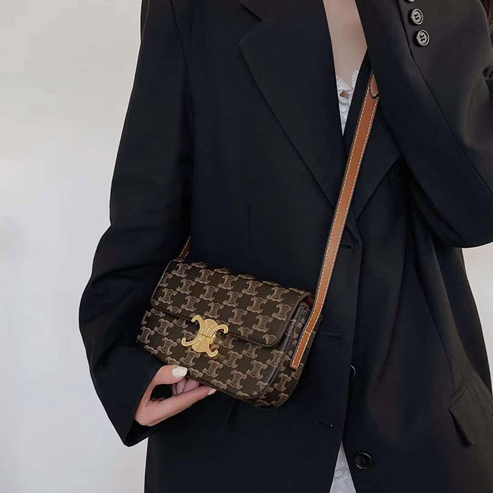 アイフォーン17 携帯ケース セリーヌ celine 