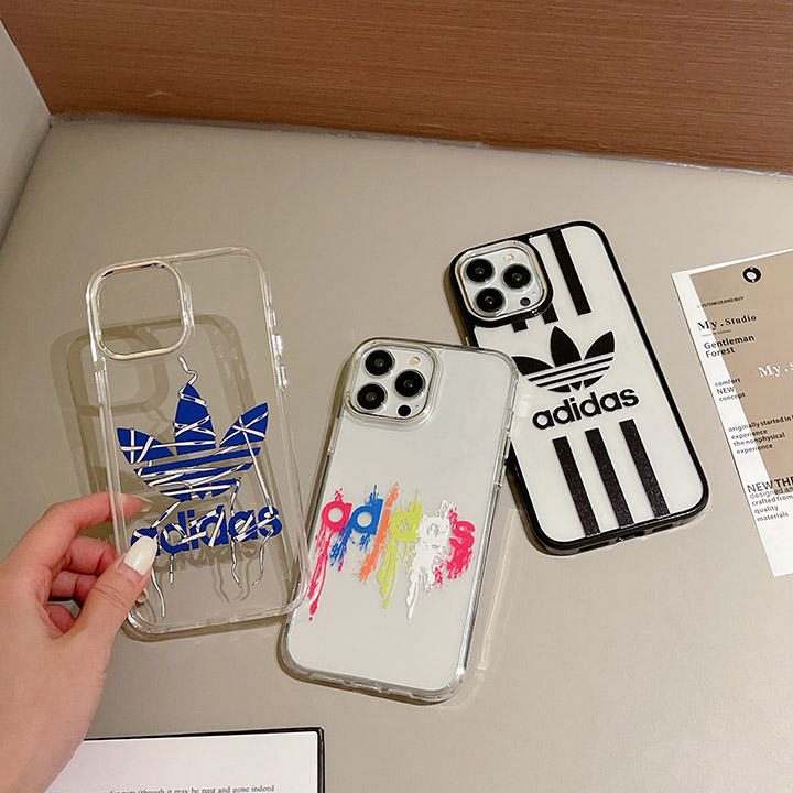 アイフォーン17プロmax スマホケース adidas 