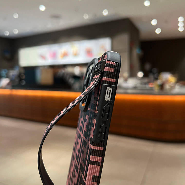 フェンディ風 携帯ケース アイフォーン17 