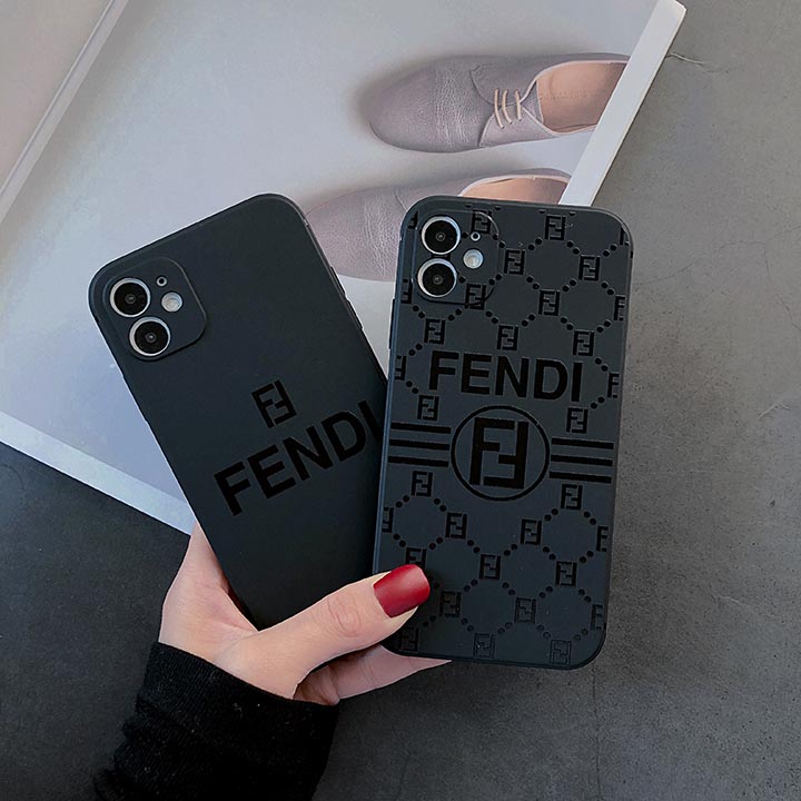 アイフォーン17プラス fendi フェンディ 携帯ケース 