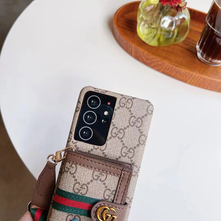 ブランド アイフォーン17プラス スマホケース 