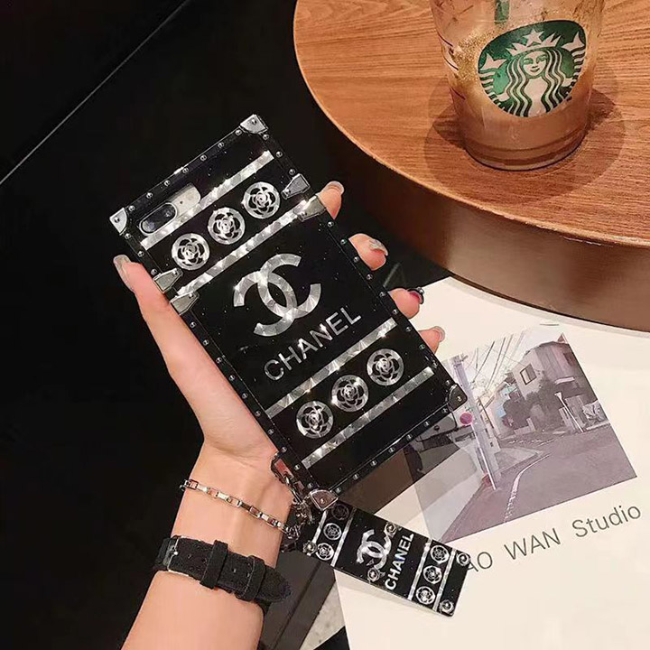 chanel シャネル 携帯ケース アイフォン17プロ 