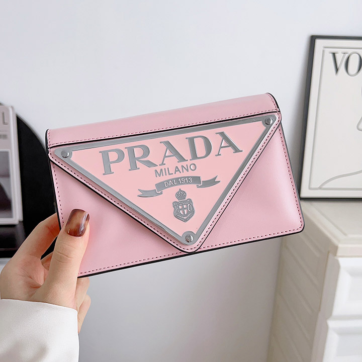 ハイブランド ケース アイフォン17 prada 