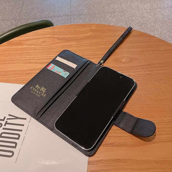 ブランド コーチ coach  アイフォーン17プラス スマホケース 