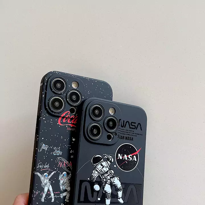 ブランド 携帯ケース アイフォーン17プロ nasa風 
