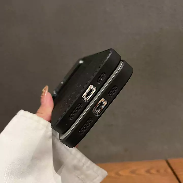 ブランド カバー アイフォン 15 pro 