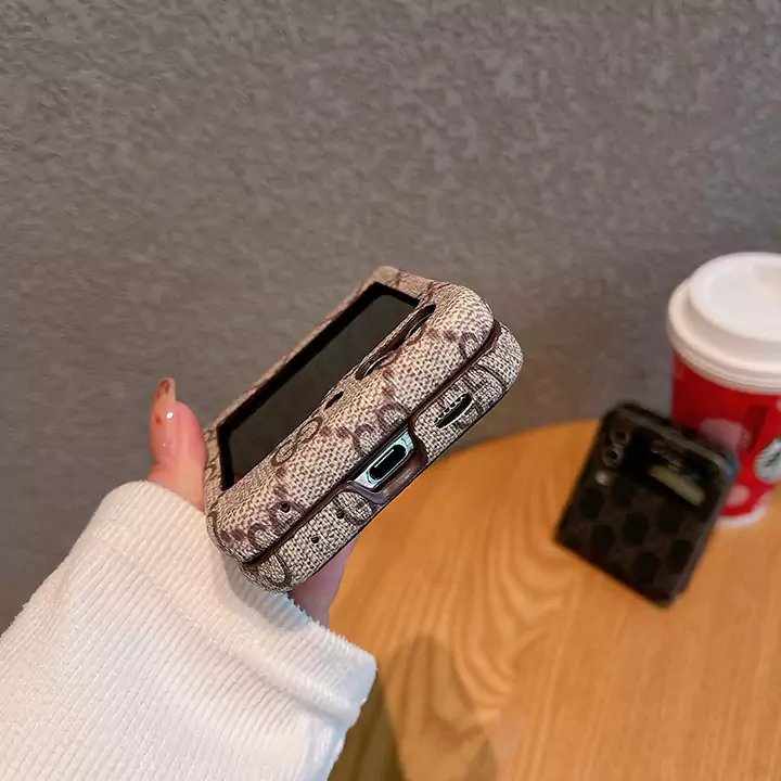 GG カバー iphone17pro 