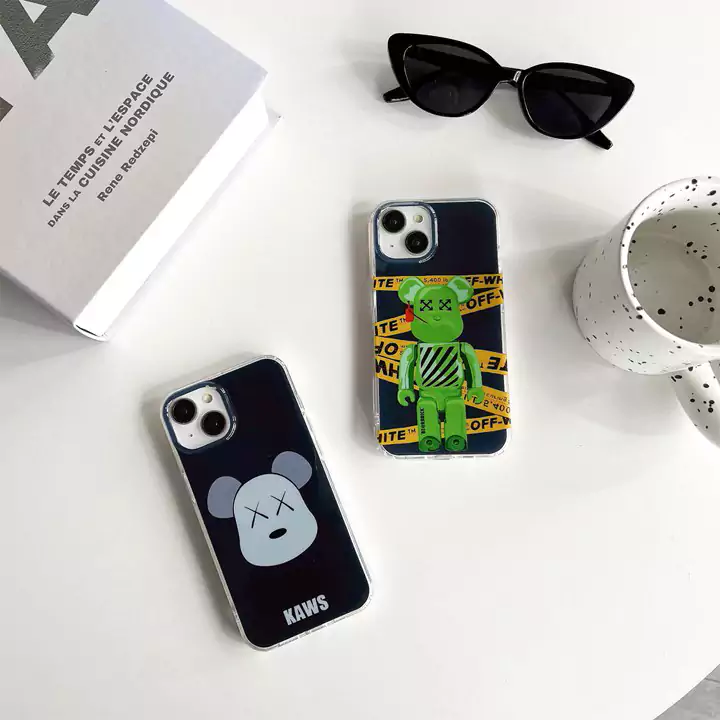 kaws iphone17plus 携帯ケース 