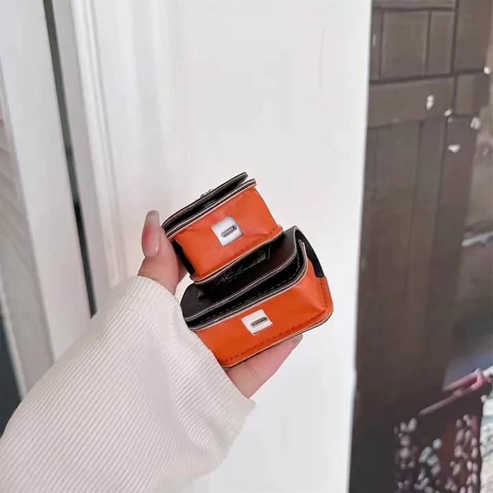 クロームハーツ アイホン17 収納ケース 