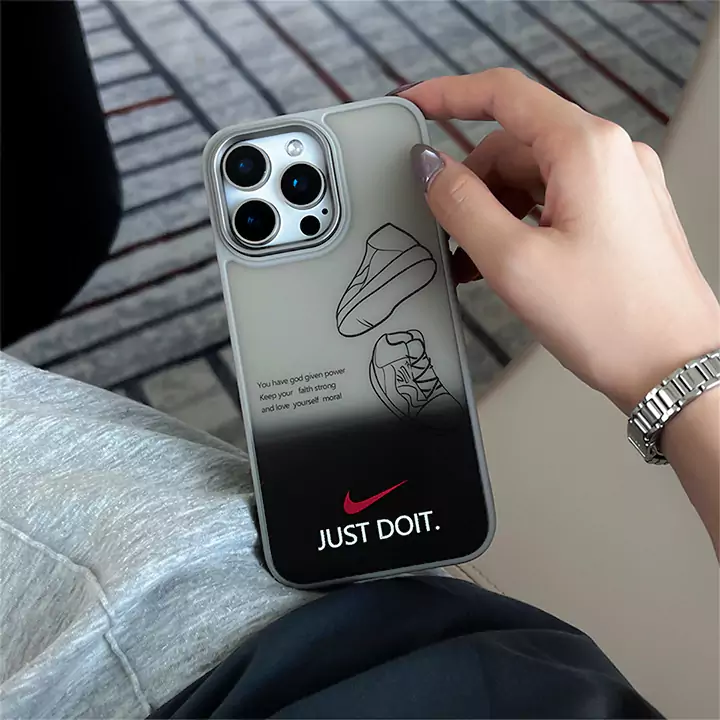 ブランド 携帯ケース アイフォン17プロmax nike 